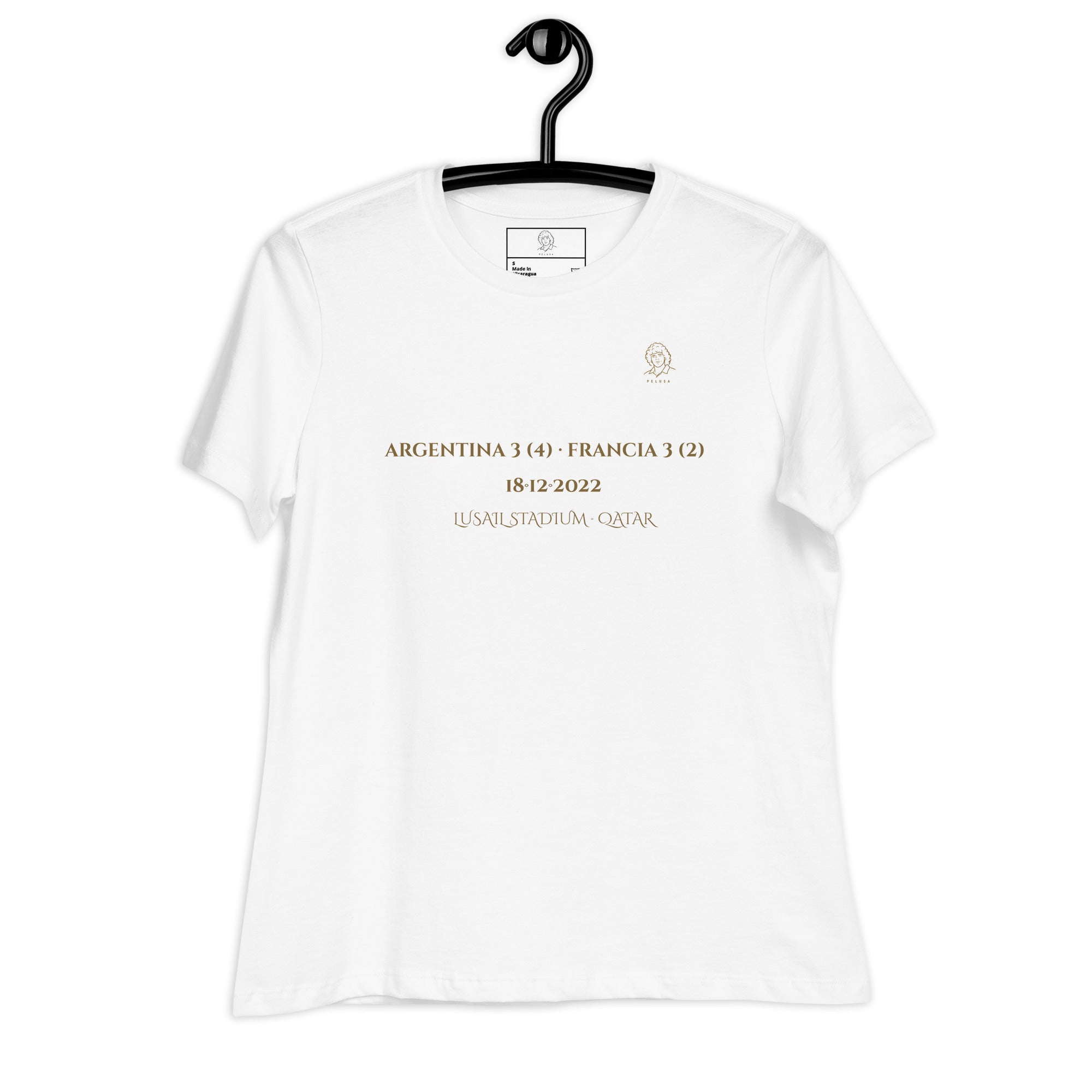 Camiseta mujer blanca Argentina Qatar 2022 con diseño conmemorativo de la final del Mundial, frontal mujer.