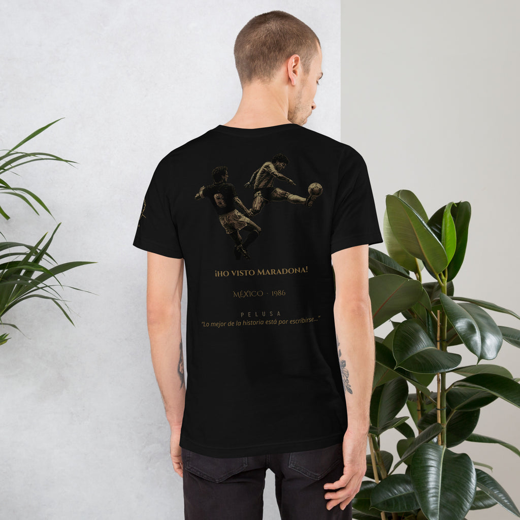 Camiseta negra inspirada en México 1986, con diseño He Visto Maradona, look trasero hombre