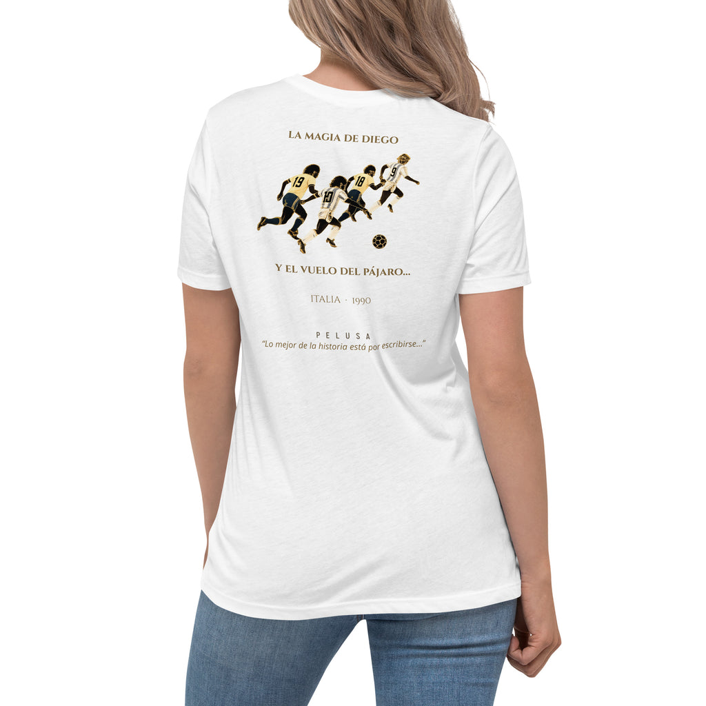 Camiseta blanca con diseño La Magia de Diego Italia 1990 en la espalda, look de mujer