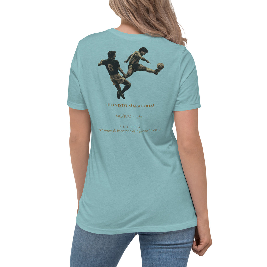 Camiseta mujer celeste con diseño He Visto Maradona en la espalda, look trasero