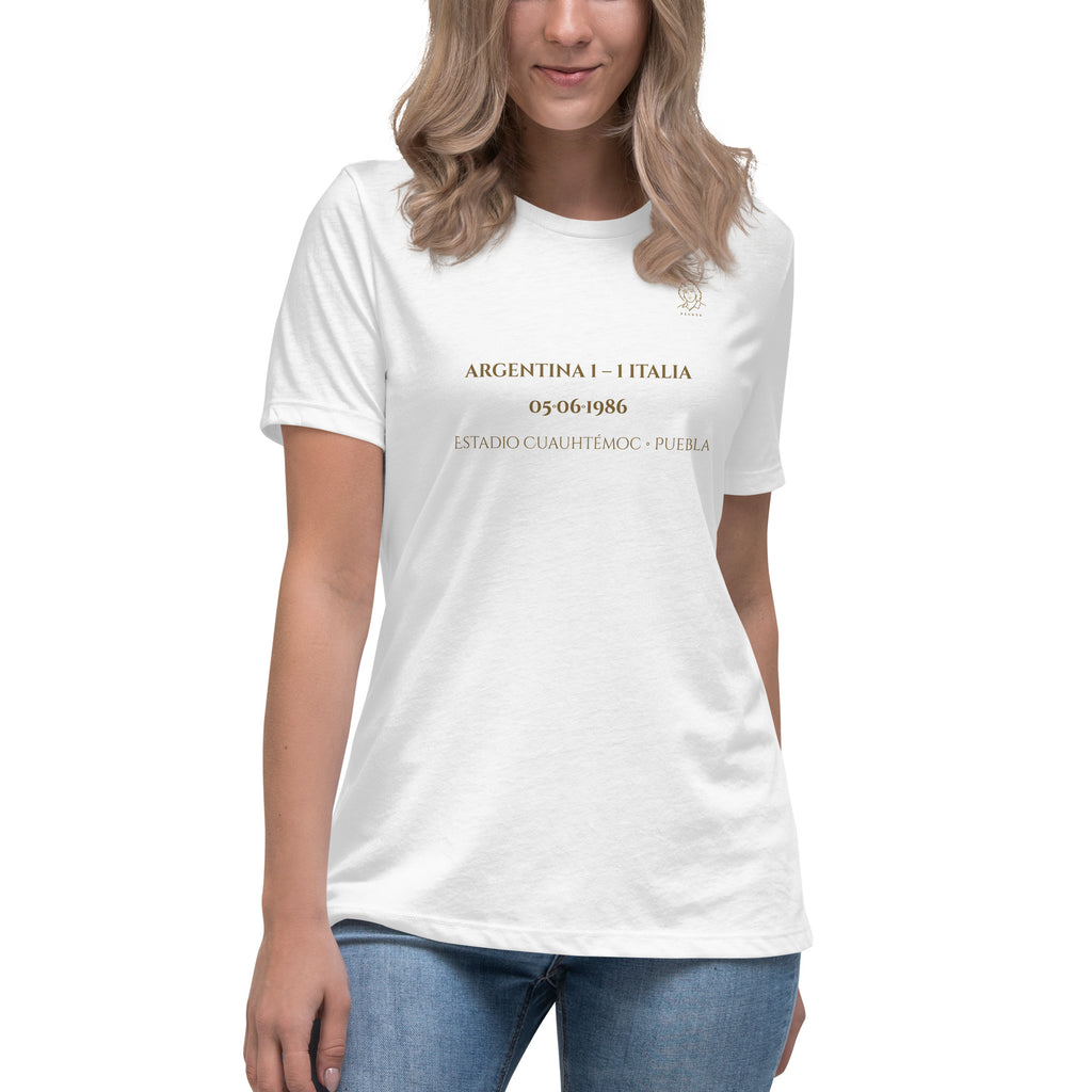 Camiseta mujer blanca con diseño He Visto Maradona en la espalda, look